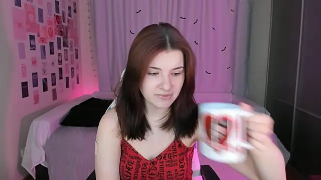 Snapshot of Vanessa_Verona chatting on December 5, 2025, 4:55 am Vanessa Verona online show from December 5, 2025, 4:55 am