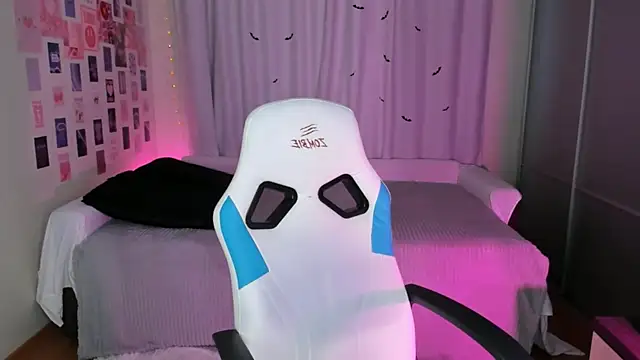 Snapshot of Vanessa_Verona chatting on November 2, 2025, 5:34 am Vanessa Verona online show from November 2, 2025, 5:34 am