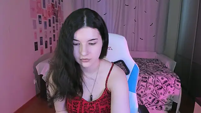 Snapshot of Vanessa_Verona chatting on March 16, 2025, 5:47 am Vanessa Verona online show from March 16, 2025, 5:47 am