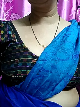 Snapshot of Rosy-B chatting on March 7, 2025, 9:48 pm Rosy-B online show from March 7, 2025, 9:48 pm