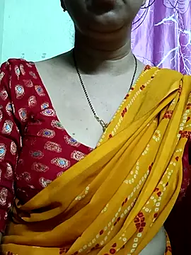 Snapshot of Rosy-B chatting on September 9, 2025, 9:24 pm Rosy-B online show from September 9, 2025, 9:24 pm