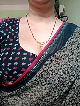 Snapshot of Rosy-B chatting on March 2, 2025, 9:32 am Rosy-B online show from March 2, 2025, 9:32 am