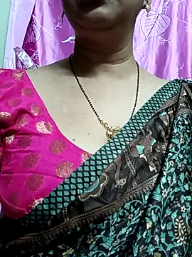 Snapshot of Rosy-B chatting on February 24, 2025, 6:04 pm Rosy-B online show from February 24, 2025, 6:04 pm