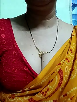 Snapshot of Rosy-B chatting on March 4, 2025, 12:39 am Rosy-B online show from March 4, 2025, 12:39 am