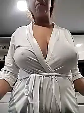 Snapshot of AriaRusso chatting on February 13, 2025, 9:49 pm AriaRusso online show from February 13, 2025, 9:49 pm