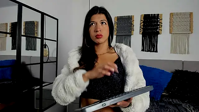 Snapshot of Sweet_camille chatting on September 23, 2025, 2:18 am Sweet camille online show from September 23, 2025, 2:18 am