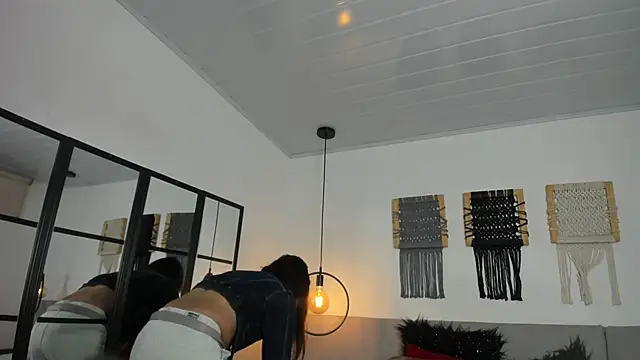 Snapshot of Sweet_camille chatting on February 20, 2026, 2:19 am Sweet camille online show from February 20, 2026, 2:19 am