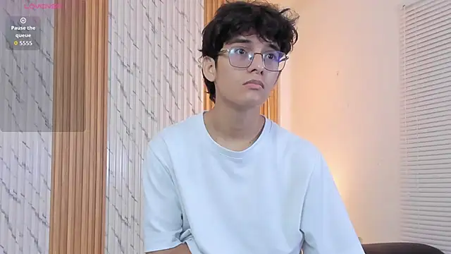 Snapshot of billie_jr chatting on October 28, 2025, 3:29 am billie jr online show from October 28, 2025, 3:29 am