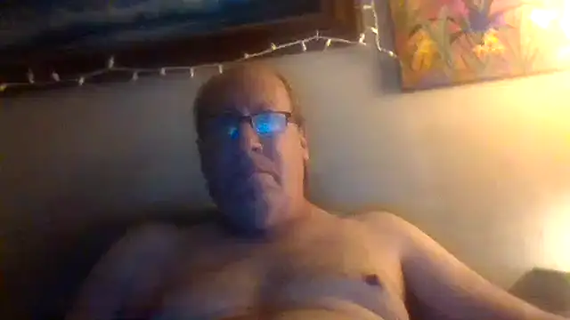 Snapshot of hornyrich69 chatting on December 25, 2024, 5:05 am hornyrich69 online show from December 25, 2024, 5:05 am