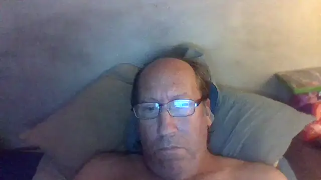 Snapshot of hornyrich69 chatting on September 22, 2025, 4:29 am hornyrich69 online show from September 22, 2025, 4:29 am