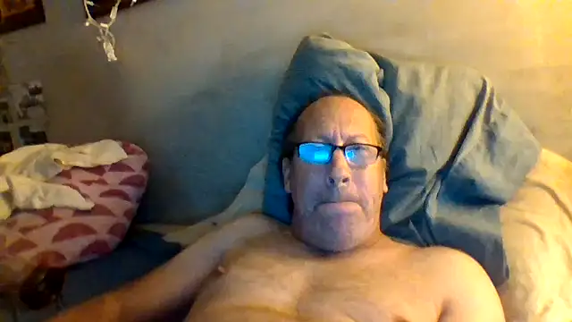 Snapshot of hornyrich69 chatting on December 11, 2024, 2:52 am hornyrich69 online show from December 11, 2024, 2:52 am
