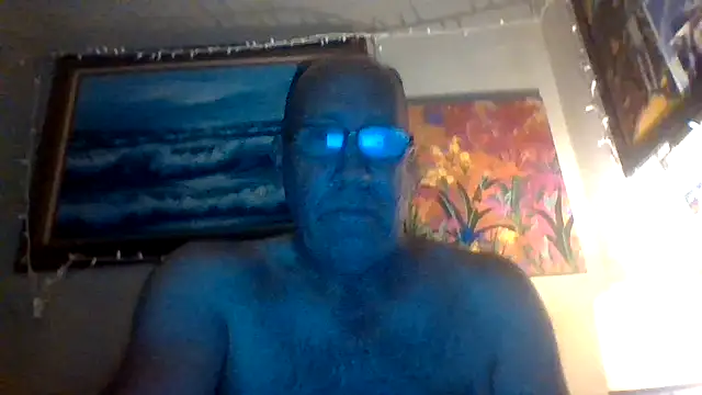 Snapshot of hornyrich69 chatting on November 30, 2025, 4:57 am hornyrich69 online show from November 30, 2025, 4:57 am