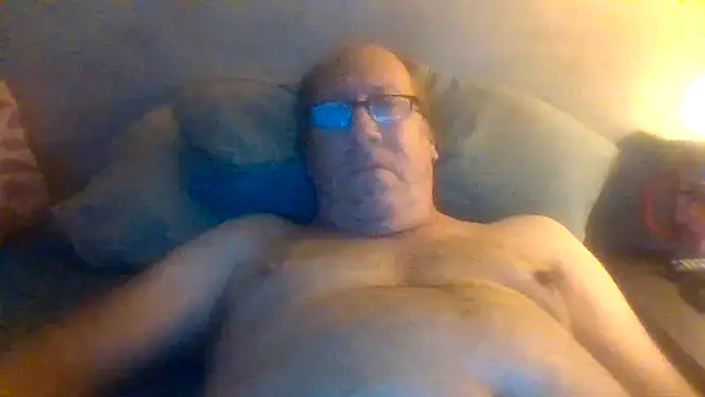 Snapshot of hornyrich69 chatting on December 20, 2024, 4:31 am hornyrich69 online show from December 20, 2024, 4:31 am