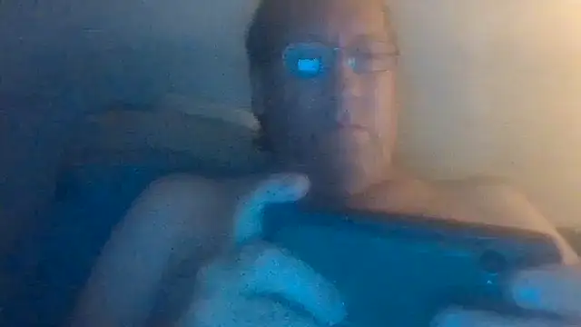 Snapshot of hornyrich69 chatting on October 12, 2025, 4:36 am hornyrich69 online show from October 12, 2025, 4:36 am