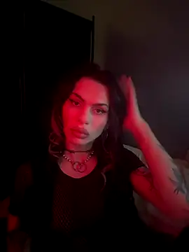 LinnWy69 online show from December 20, 2025, 7:22 am