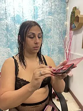 Snapshot of Analia_01 chatting on November 20, 2025, 12:17 pm Analia 01 online show from November 20, 2025, 12:17 pm