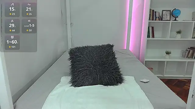 Snapshot of ari_rossee chatting on November 24, 2025, 8:42 pm ari rossee online show from November 24, 2025, 8:42 pm