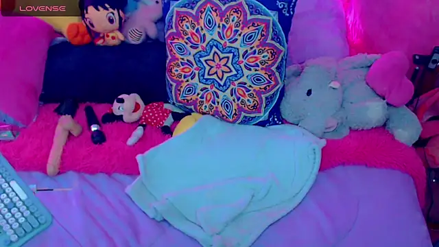 Snapshot of martina_bk chatting on March 7, 2025, 5:08 am martina bk online show from March 7, 2025, 5:08 am