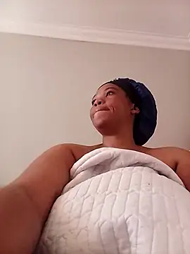 FreakyAngel3X online show from November 21, 2025, 4:00 am