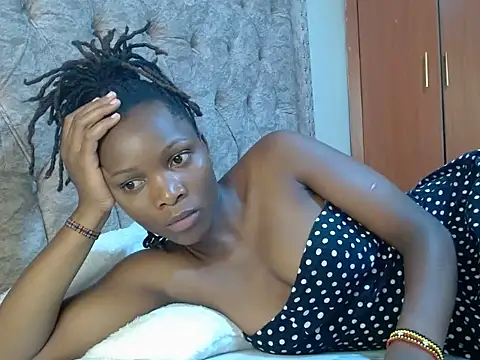 Snapshot of Naughty_Girl17 chatting on February 13, 2025, 7:24 am Naughty Girl17 online show from February 13, 2025, 7:24 am