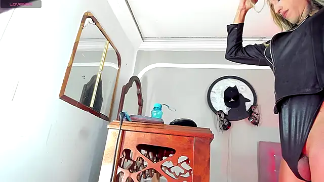 Jimena Grey online show from November 23, 2025, 8:35 am