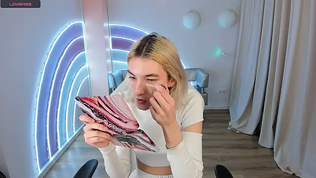 Mia Cheers online show from February 22, 2025, 1:46 pm