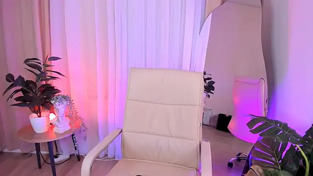 Mia Cheers online show from February 5, 2025, 1:33 pm