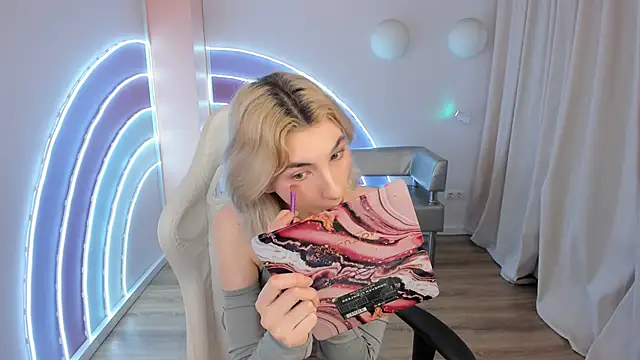 Mia Cheers online show from February 4, 2025, 1:38 pm