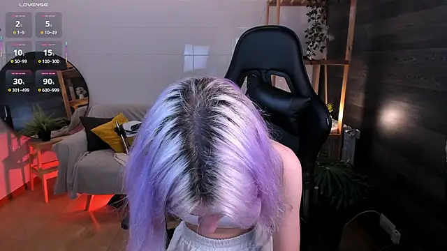 Mia Cheers online show from October 5, 2025, 1:57 pm