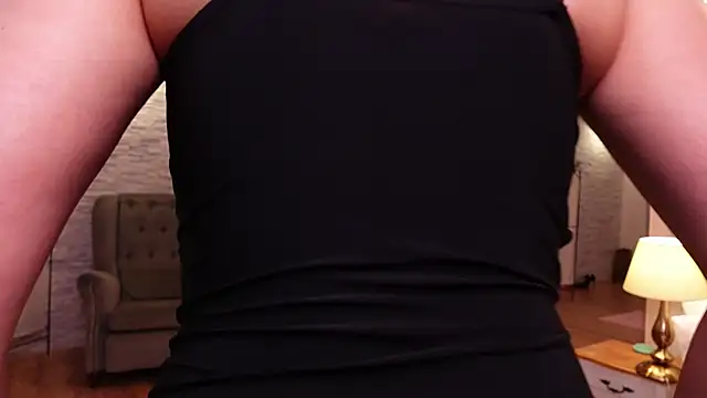 Snapshot of LinaReese chatting on February 8, 2025, 10:29 am LinaReese online show from February 8, 2025, 10:29 am