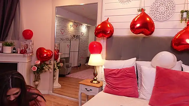 Snapshot of LinaReese chatting on February 12, 2025, 8:16 am LinaReese online show from February 12, 2025, 8:16 am