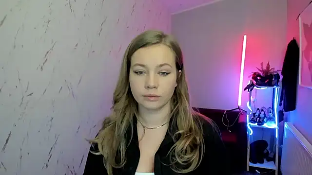 holly xglam online show from January 13, 2026, 9:08 pm