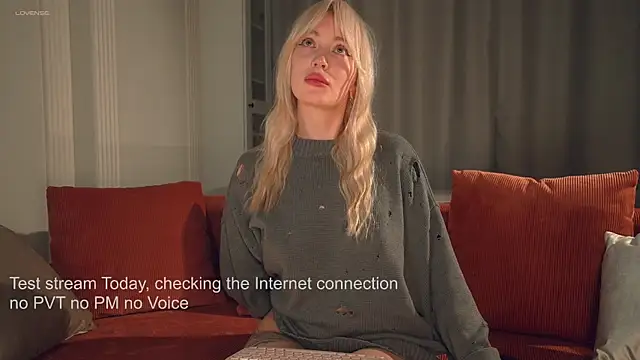 Snapshot of LinaKinky chatting on April 10, 2026, 5:42 pm LinaKinky online show from April 10, 2026, 5:42 pm