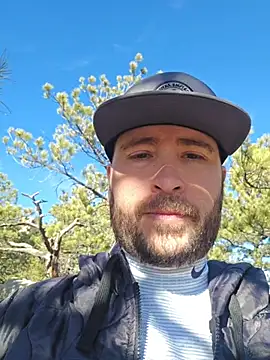 Snapshot of JeepinAround chatting on December 15, 2025, 5:41 pm JeepinAround online show from December 15, 2025, 5:41 pm