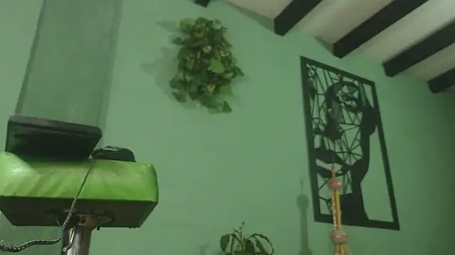 Snapshot of thirstymoonxx chatting on November 20, 2025, 4:02 am thirstymoonxx online show from November 20, 2025, 4:02 am