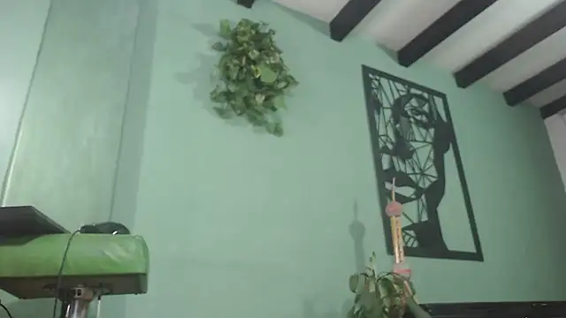 Snapshot of thirstymoonxx chatting on November 26, 2025, 4:23 am thirstymoonxx online show from November 26, 2025, 4:23 am