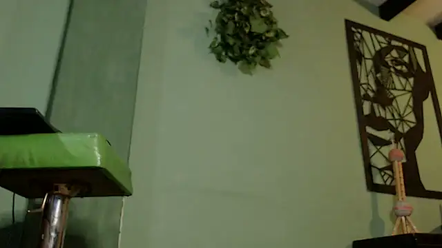 Snapshot of thirstymoonxx chatting on March 15, 2025, 4:24 am thirstymoonxx online show from March 15, 2025, 4:24 am