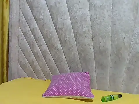 Sexy Villagegal online show from April 1, 2026, 4:37 pm