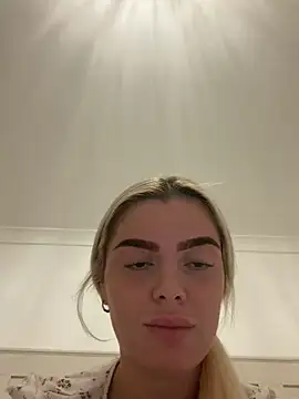 IrishTeenBarbie69 online show from June 12, 2026, 9:56 pm