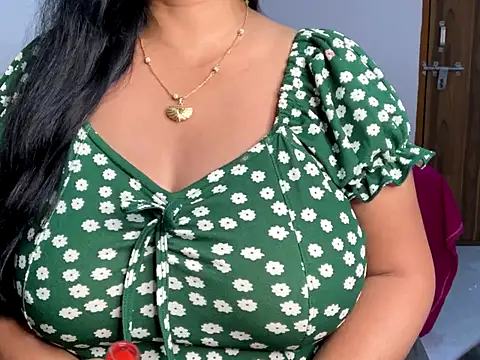 Snapshot of Aishwarya_101_ chatting on November 24, 2025, 4:29 pm Aishwarya 101 online show from November 24, 2025, 4:29 pm