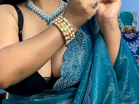 Snapshot of Aishwarya_101_ chatting on October 23, 2025, 7:34 pm Aishwarya 101 online show from October 23, 2025, 7:34 pm