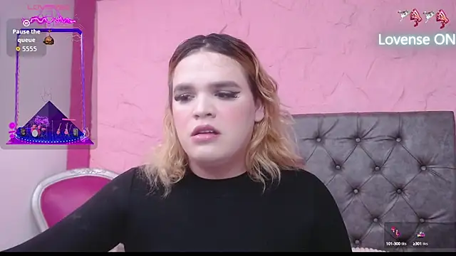 Snapshot of Pearl_Michelts chatting on October 8, 2025, 1:01 pm Pearl Michelts online show from October 8, 2025, 1:01 pm