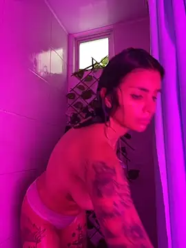 Snapshot of DeuxGold chatting on October 23, 2025, 7:23 pm DeuxGold online show from October 23, 2025, 7:23 pm