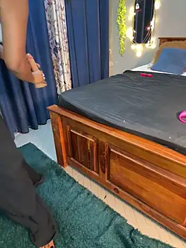 Snapshot of Cinderella-98 chatting on November 1, 2025, 3:39 pm Cinderella-98 online show from November 1, 2025, 3:39 pm