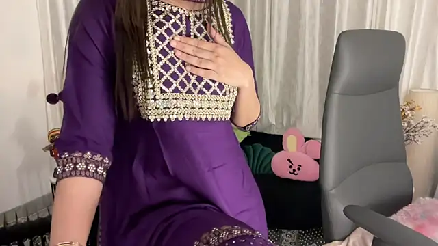 Snapshot of Unique-Beauty chatting on March 8, 2025, 2:51 pm Unique-Beauty online show from March 8, 2025, 2:51 pm