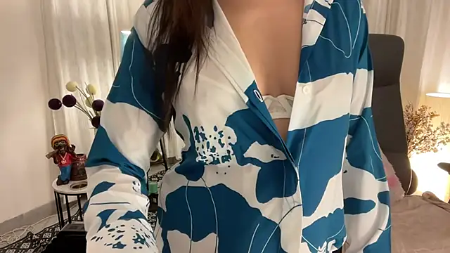 Snapshot of Unique-Beauty chatting on March 6, 2025, 2:18 pm Unique-Beauty online show from March 6, 2025, 2:18 pm