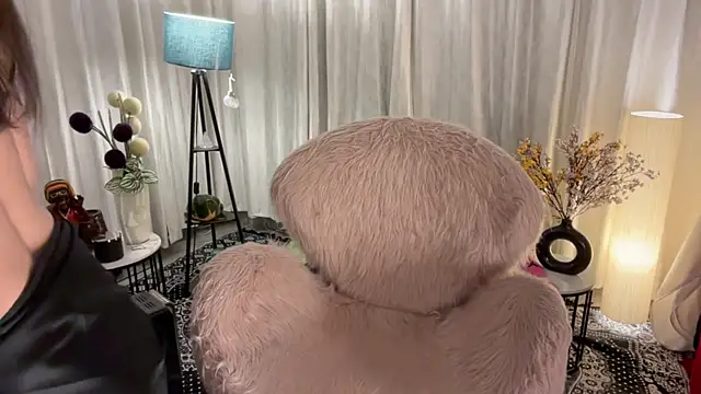 Snapshot of Unique-Beauty chatting on February 10, 2025, 2:05 pm Unique-Beauty online show from February 10, 2025, 2:05 pm