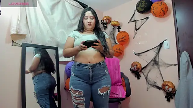 Snapshot of cherrycurvyyy chatting on November 7, 2025, 7:18 pm cherrycurvyyy online show from November 7, 2025, 7:18 pm