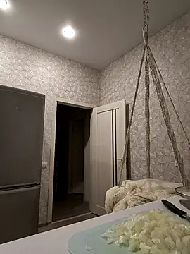  AnMiss  online show from December 4, 2025, 7:57 pm