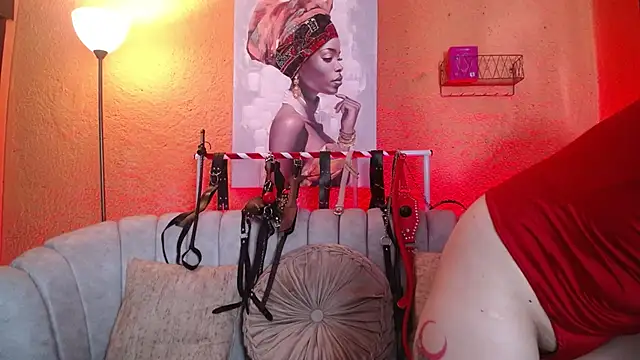 Snapshot of Naty_slavedoll chatting on February 19, 2026, 7:00 pm Naty slavedoll online show from February 19, 2026, 7:00 pm